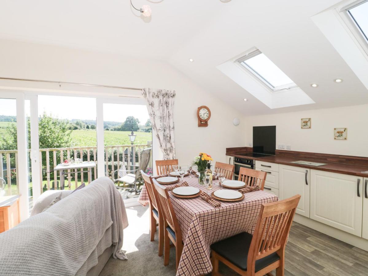The Cider Shed Apartment Winscombe Екстериор снимка